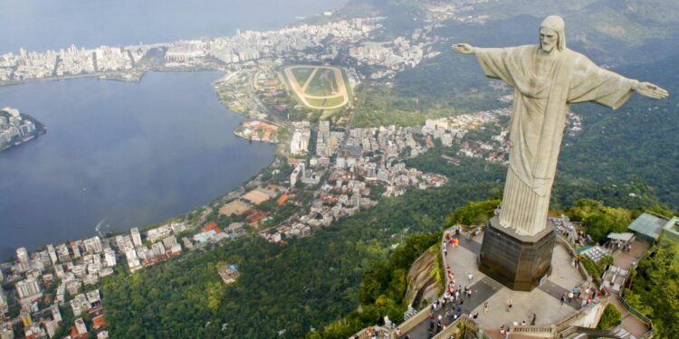 “Ushtria e Lulës”, kanali me 10 milionë ndjekës në WhatsApp që ndihmoi fushatën në Brazil