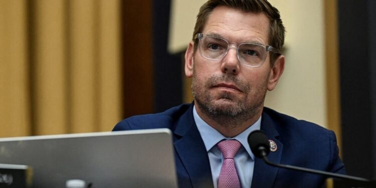 FBI bastis një shtëpi si pjesë e hetimit ndaj ish-kongresmenit demokrat të akuzuar për ngacmim seksual
