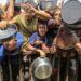 OKB: Do të shkurtohen ndihmat për 500,000 njerëz në Gaza, pasi fondet po pakësohen