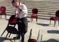 VIDEO/ “Dialogu” i Ramës përfundon me karrige të përmbysura, protestuesit refuzojnë ftesën e Kryeministrisë