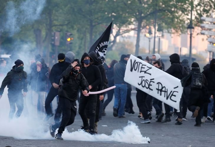 Afro 300 organizata në një rrjet koordinimi  Fox News  Si po organizohen protestat në Francë