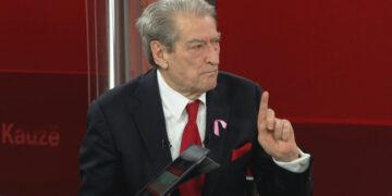 Berisha surprizon: Nuk bëhem kryeministër nëse fitoj zgjedhjet, shqiptarët do të vendosin me referendum
