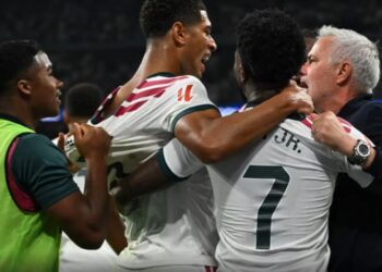Reali i Madridit jeton nën “stres”, fitore me polemika ndaj Villareal! Tension i lartë para Romës, Mourinho ‘kyç’ gojën, Vinicius nën ‘ciklon’
