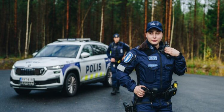 Policia finlandeze heton ndërhyrjet e dyshuara në shtëpitë e anëtarëve të parlamentit -