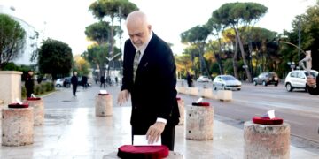 Rama përsërit thirrjen për dialog me studentët: Jam i gatshëm në çdo orë. Kush shkel ligjin do të përgjigjet