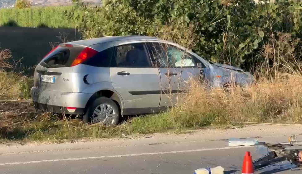 E rëndë në Korçë  Polici përplas për vdekje 60 vjeçarin  Vetë efektivi mbetet i plagosur rëndë