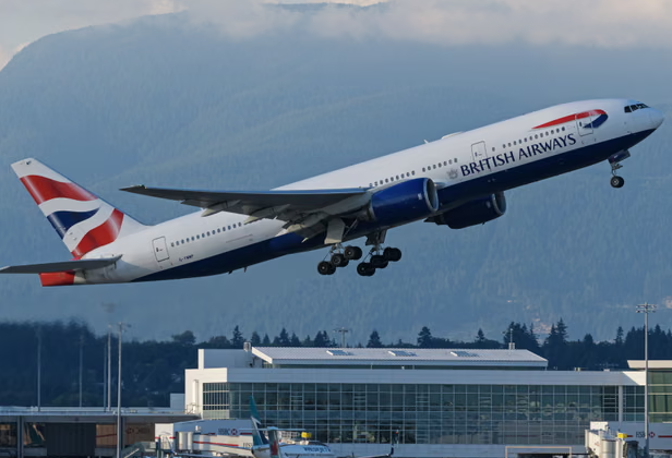 Panik në fluturimin Londër Çikago  avioni shpall emergjencën pasi humb 8 5 km lartësi  rikthehet në Britani