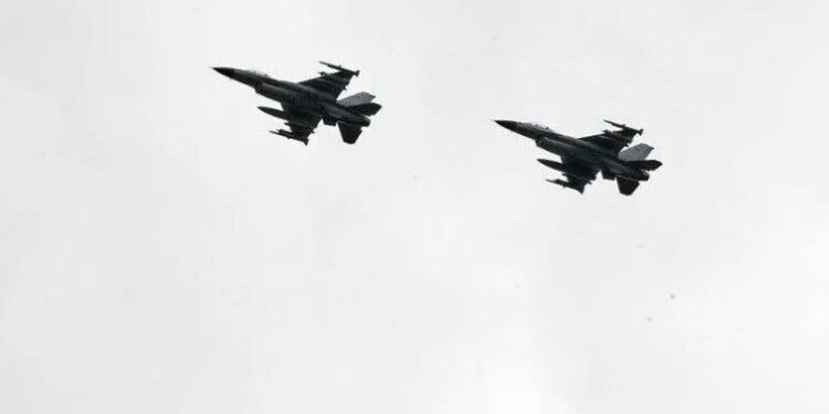 Rumania ngre në ajër avionët luftarakë pas zbulimit të tre dronëve pranë kufirit me Ukrainën