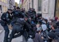 Franca “blindon” rrugët këtë fundjavë, mobilizon 70 mijë forca sigurie dhe mbyll muzetë kryesorë