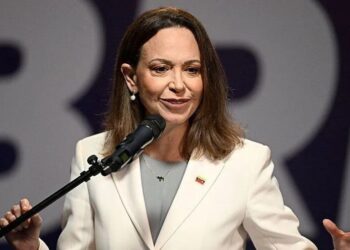 Udhëheqësja e opozitës në Venezuelë, Maria Machado, bën thirrje për zgjedhje pas kthimit
