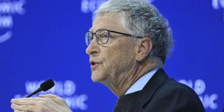 Bill Gates paralajmëron për 20 vjet trazira nga inteligjenca artificiale: Do të ketë fitues dhe humbës, shoqëria s’është gati