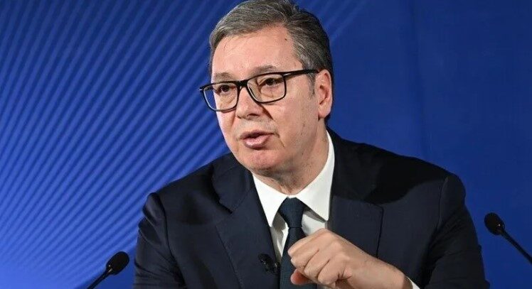 Vuçiç paralajmëron për Luftën e Tretë Botërore  Evropa po armatoset me shpejtësi