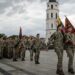 Lituania rrit kërkesat për thirrjet ushtarake, teksa kërcënimet e sigurisë nga Rusia shtohen