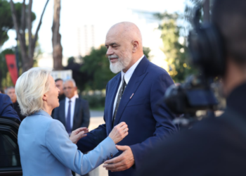 VIDEO / Rama ndan pamjet nga vizita e Von der Leyen: Ju uroj një ditë të mbarë me…