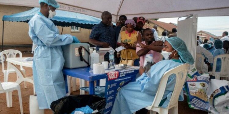 Epidemia e Ebolës në Kongo kalon 10,000 raste, vijojnë trajtimet e të infektuarve