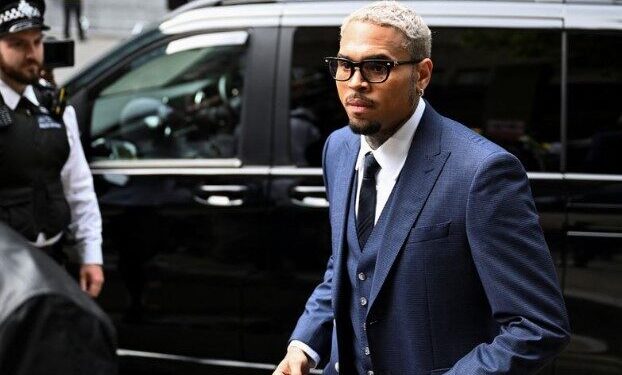 Chris Brown dënohet me 8 muaj burg me kusht, sulmoi producentin muzikor në një klub të Londrës