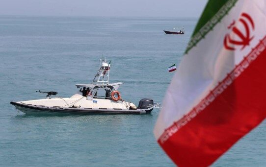 Irani i mbyll Gjirin Persik SHBA së  Trump duhet të ëndërrojë të shohë forcat e armatosura të hyjnë në këtë zonë