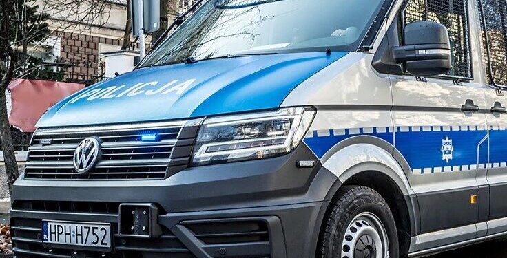 Dyshohet se po planifikonte një krim, arrestohet 16-vjeçari në Varshavë, në banesë i gjendet një arsenal sendesh të rrezikshme