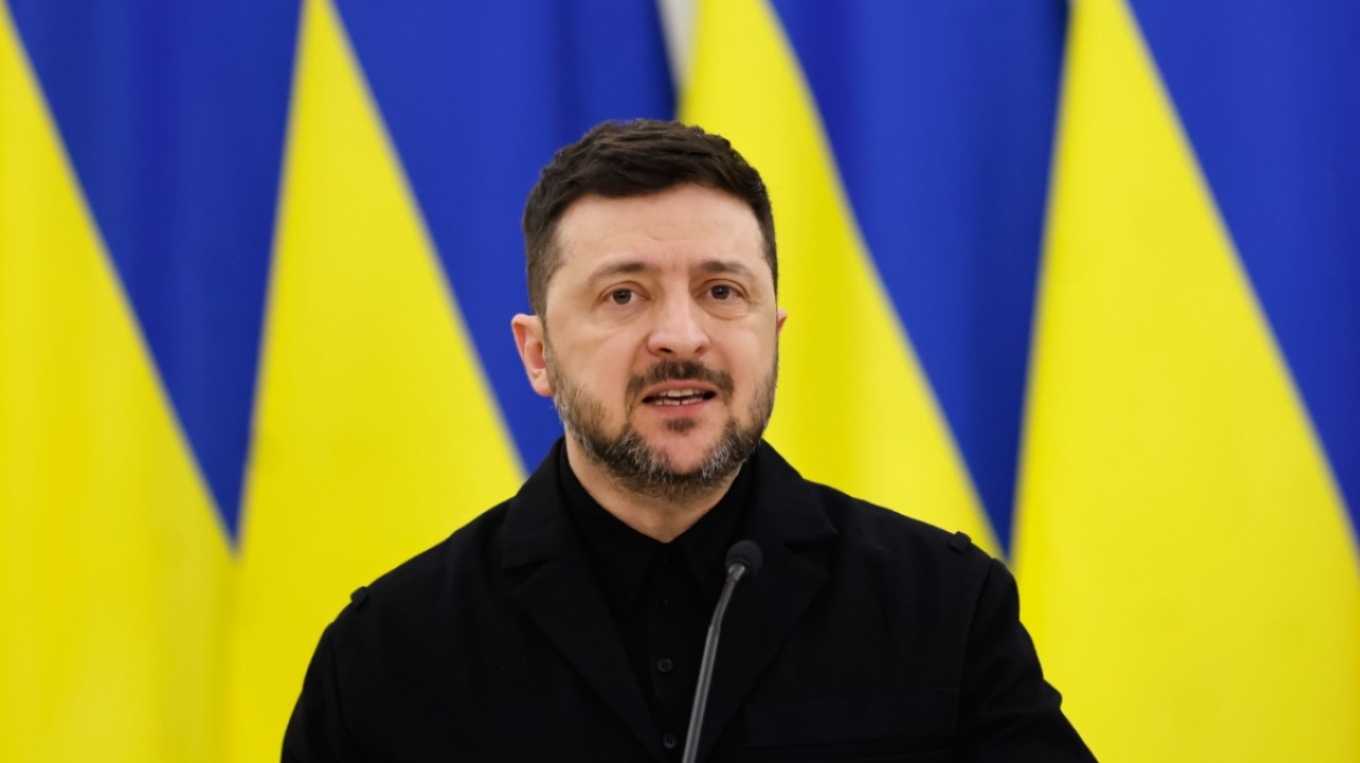 Zelensky paralajmëron sulme ndaj rafinerive ruse  mesazh i fortë për Putinin  Po humbasim kohë