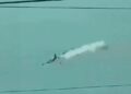 Momenti kur dy avionë ushtarakë përplasen në ajër gjatë stërvitjes në Filipine, humbin jetën 4 pilotë (VIDEO)