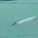 Momenti kur dy avionë ushtarakë përplasen në ajër gjatë stërvitjes në Filipine, humbin jetën 4 pilotë (VIDEO)