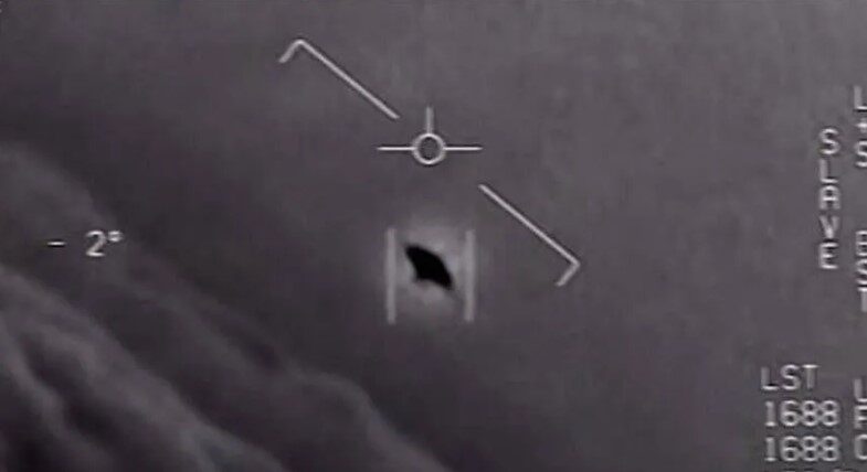 Pentagoni publikon grupin e shtatë të dosjeve për UFO t  detaje mbi objektin misterioz