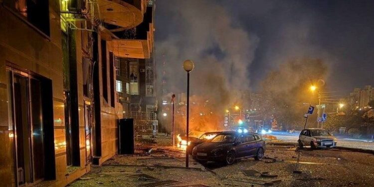 Valë sulmesh mbi infrastrukturën ukrainase, Zelensky vendos kushte për ndalimin e goditjeve ndaj rafinerive të Moskës