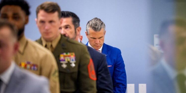 Hegseth shkarkon kreun e planifikimit ushtarak të Pentagonit mes kërcënimeve për një sulm të ri ndaj Iranit