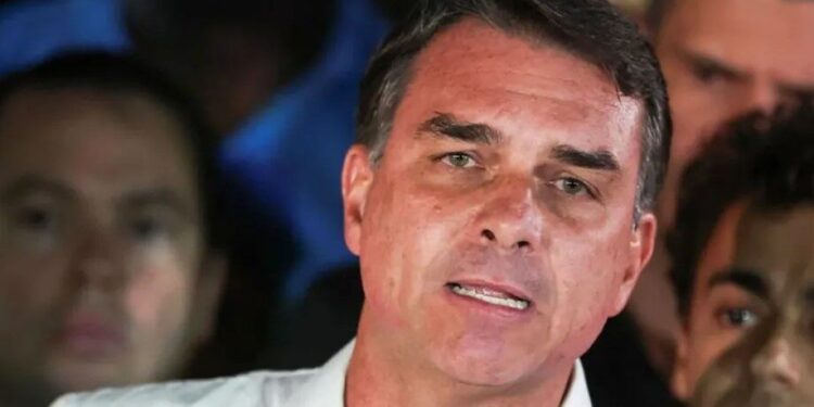 Pas humbjes në zgjedhjet presidenciale në Brazil, Flavio Bolsonaro mbërrin në SHBA mes hetimeve për pastrim parash