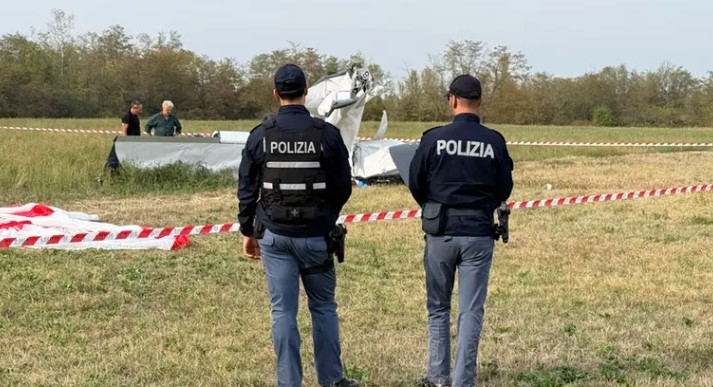 Përplasen në ajër dy avionë të vegjël në Itali  plagoset njëri nga pilotët  
