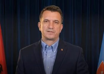 Mesazhi i Veliajt me IA: Dreka falas për çdo nxënës. Asnjë pengmarrje nuk na ndal!