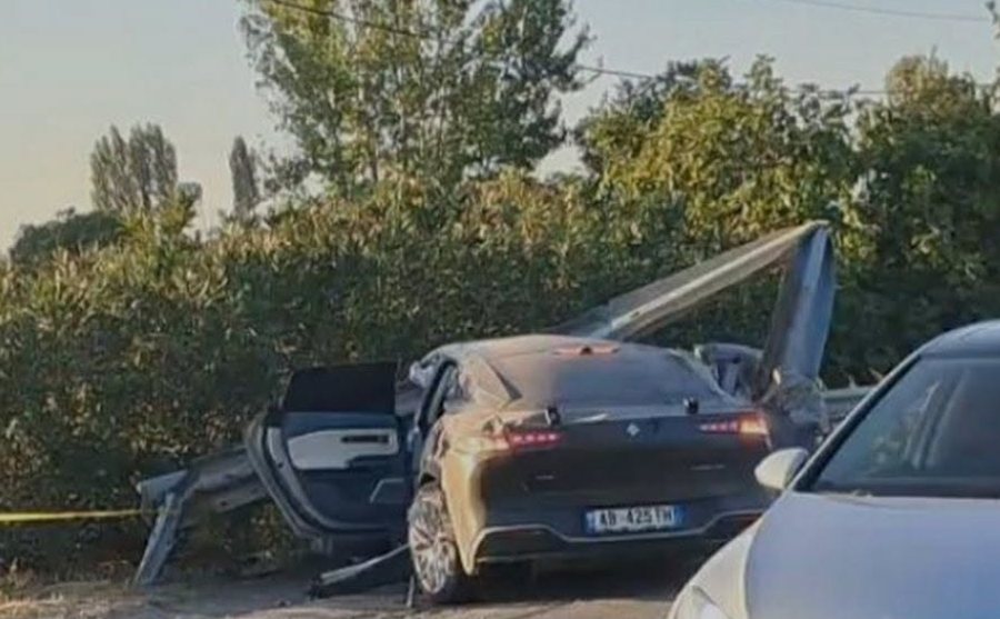 Aksident me një të vrarë në Fushë Krujë  Ambulanca me të plagosurin përfshihet në përplasje të dytë