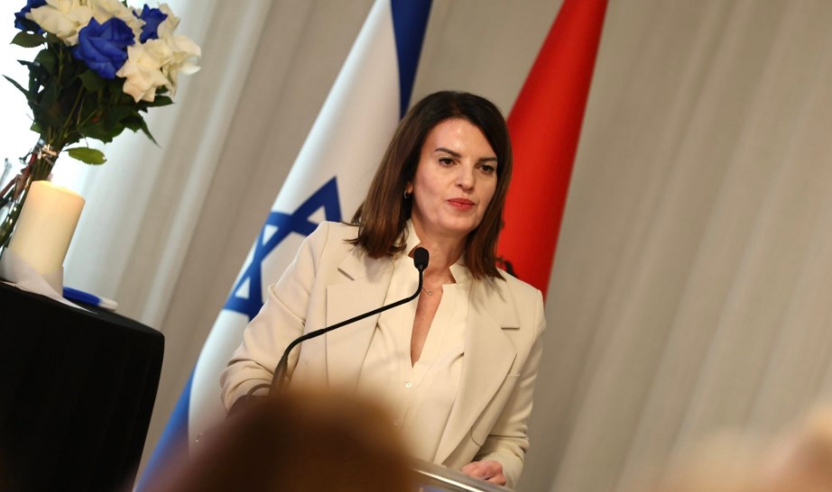Sulmi i 7 tetorit  Zv kryeministrja Koçiu në ceremoninë përkujtimore  Shqipëria qëndron në krah të Izraelit  Ndaj terrorizmit s mund të ketë heshtje