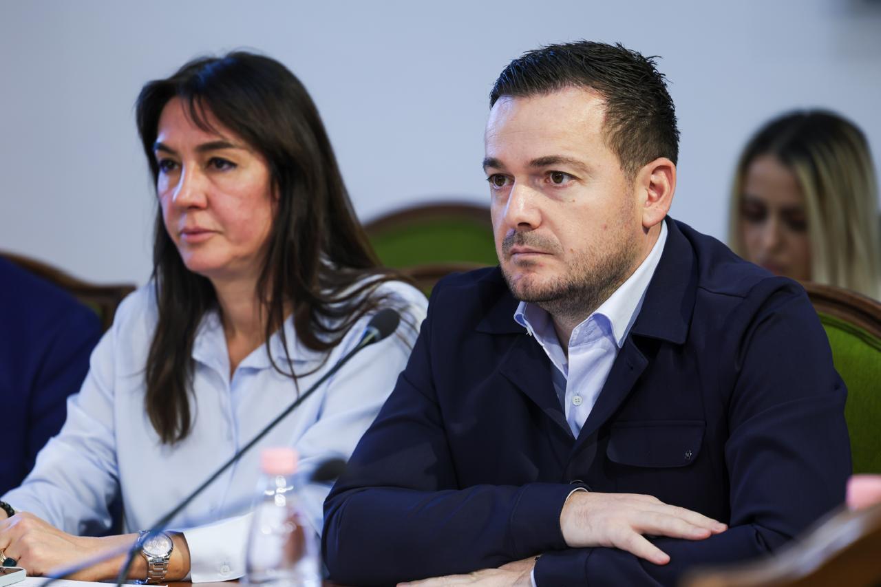 Siguria ushqimore  Ministri Salla në Kuvend  68 mijë kontrolle dhe 95 mostra jokonforme