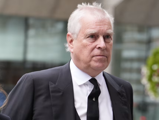 Andrew kundërshton në gjykatë kontrollet e policisë pas arrestimit për çështjen Epstein