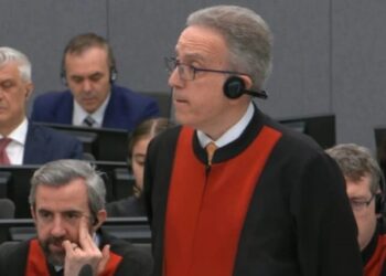 “Si e dinte Macron 6 ditë më herët?”- Avokati i Thaçit nxjerr videon e Vuçiçit dhe ngre pikëpyetje për dënimin e ashpër të ish-liderëve të UÇK: U takuan…