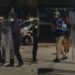 VIDEO / Përplasjet te Kryeministria: Protestuesit i marrin policit mburojën dhe spërkatësin me piper