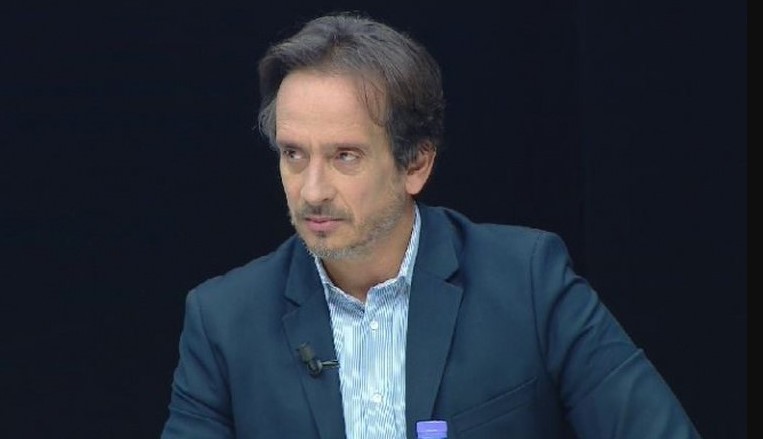 Ben Andoni zbërthen krizën politike  Flamingot u kthyen në skifterë  opozita e rehatuar në rolin e saj 