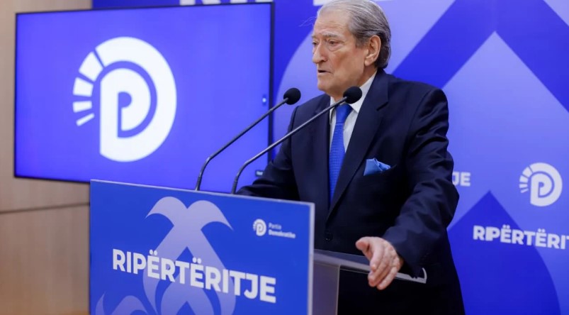  Parlamenti organizatë kriminale   Berisha akuzon PS për Territorialen  paralajmëron edhe dërgimin në Kushtetuese  Po mbledhim firmat për referendum 