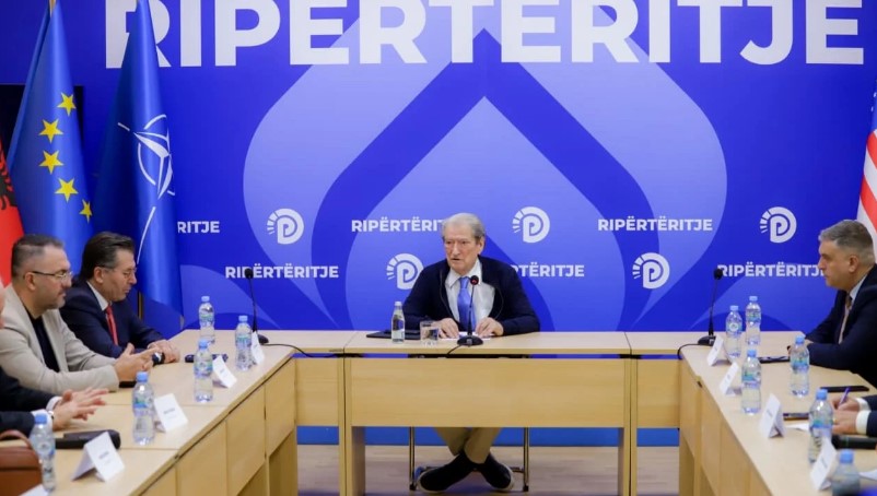 Reforma Territoriale votohet të enjten  Blushi i kërkon protestë kombëtare para Parlamentit më 8 tetor  Kreu i PD  Jam plotësisht dakord 