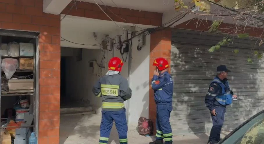 Fier  Rrjedhja e gazit nga bombola alarmon banorët  zjarrfikësit shmangin tragjedinë