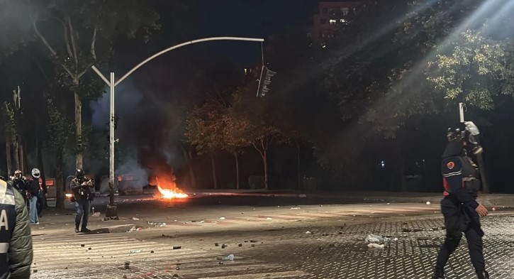 Ministria e Shëndetësisë përditëson bilancin e të dëmtuarve në protestë  11 të lënduar  mes tyre dhe tre efektivë dhe tre të mitur 