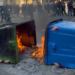 Tensionohet protesta para Ministrisë së Arsimit, protestuesit u vënë flakën koshave të mbeturinave