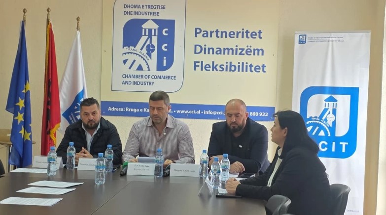 Dëmet gjatë protestës  Dhoma e Tregtisë dhe 8 shoqatat e biznesit apel Policisë  Mbroni jetën dhe pronën publike e private  Autorët të mbajnë përgjegjësi