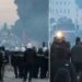 Protestuesit rinisin sulmin ndaj policisë përballë Kryeministrisë, Policia i mban larg me ujë e gaz!