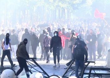“Brez TikTok-u që nuk lidhin dot 7 fjalë bashkë” / Rama për protestuesit e dhunshëm: Qenie të verbra e pa shkollë!