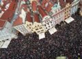 Kundër reformës për ndryshimin e financimit të mediave publike, mijëra persona ngrihen në protestë në Pragë