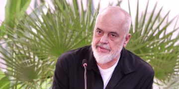 “Vetëm gjuhë faktesh përballë zhurmës”- Nga Sazani te KAYO dhe Milot-Balldren, Rama prezanton “Pasqyra Flamingo”: Dosja e parë që publikohet është Zvërneci!