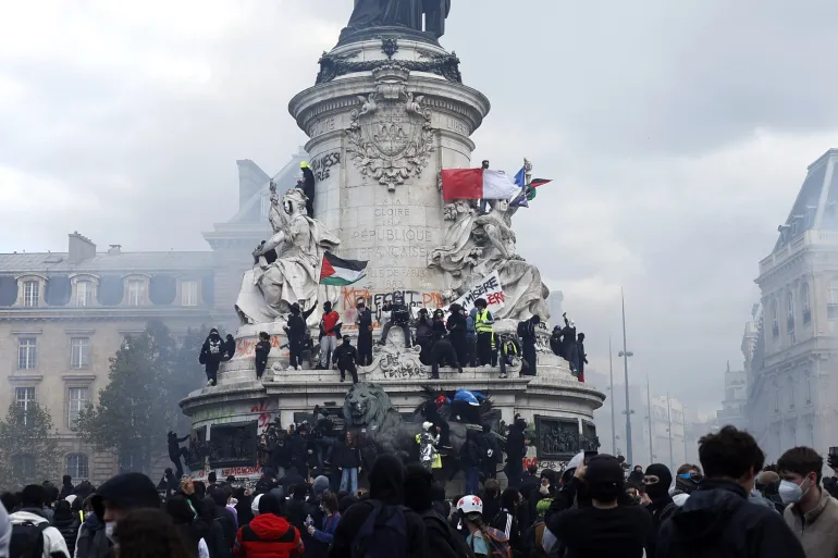 Nga dënimi me gjobë te burgosja  Italia ashpërson ligjin pas trazirave  Franca zgjeron hartën e  shtetrrethimit  