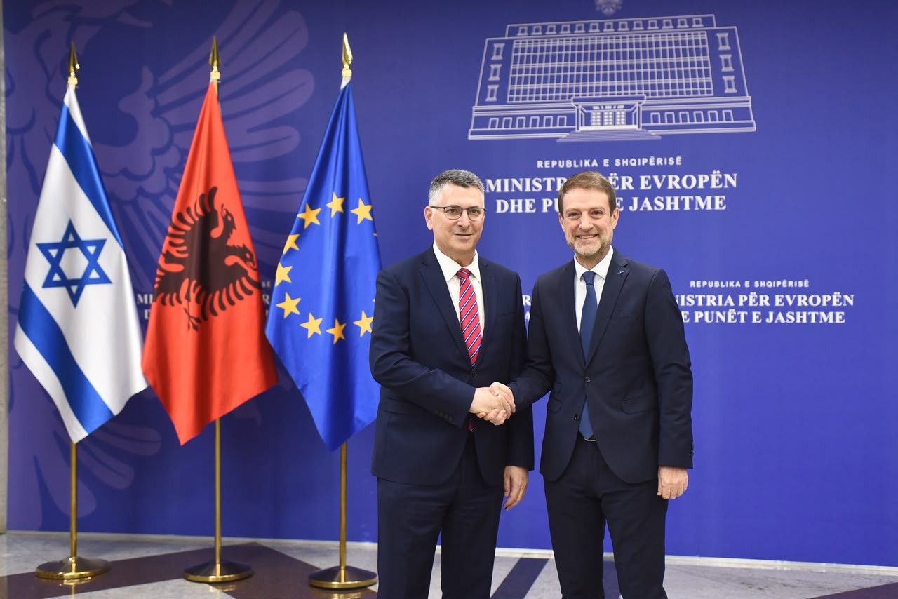 Shqipëria dhe Izraeli forcojnë bashkëpunimin  Hoxha dhe Sa ar nënshkruajnë marrëveshje